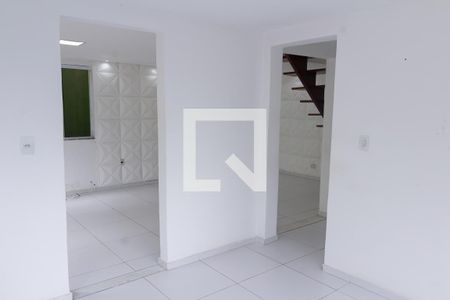 Sala 2 de casa de condomínio para alugar com 3 quartos, 90m² em Senador Vasconcelos, Rio de Janeiro
