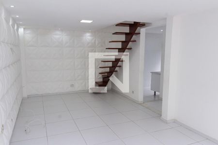 Sala de casa de condomínio para alugar com 3 quartos, 90m² em Senador Vasconcelos, Rio de Janeiro