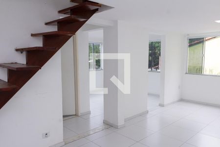 Sala de casa de condomínio para alugar com 3 quartos, 90m² em Senador Vasconcelos, Rio de Janeiro