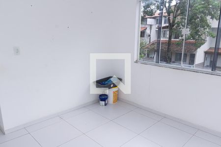 Sala 2 de casa de condomínio para alugar com 3 quartos, 90m² em Senador Vasconcelos, Rio de Janeiro