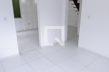 Sala 2 de casa de condomínio para alugar com 3 quartos, 90m² em Senador Vasconcelos, Rio de Janeiro