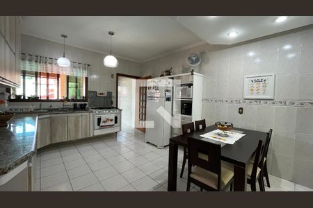 Casa à venda com 3 quartos, 274m² em Parque Taquaral, Campinas