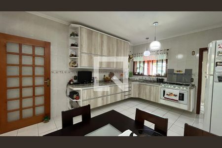 Casa à venda com 3 quartos, 274m² em Parque Taquaral, Campinas