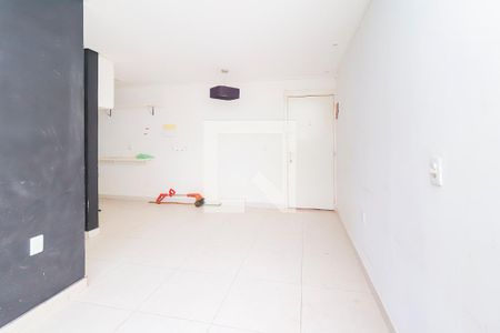 Sala de apartamento para alugar com 2 quartos, 51m² em Jardim Santo Antonio, São Paulo