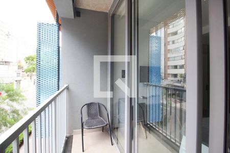 Varanda de kitnet/studio para alugar com 1 quarto, 25m² em Indianópolis, São Paulo