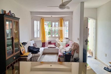 Sala 1 de casa à venda com 3 quartos, 258m² em Piratininga, Niterói