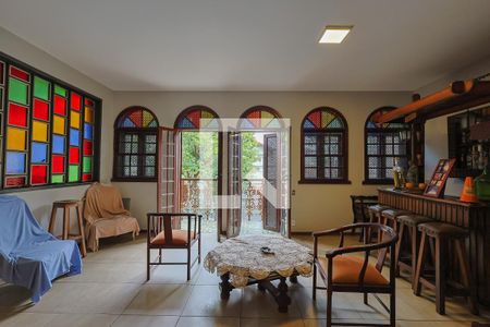 Sala de casa à venda com 6 quartos, 390m² em Serra, Belo Horizonte
