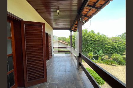 Casa de Condomínio para alugar com 5 quartos, 350m² em Granja Viana, Cotia