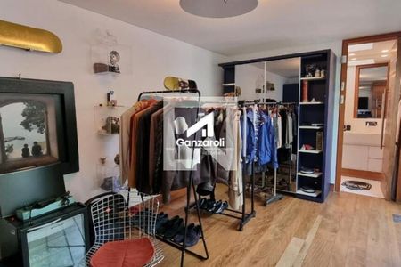 Casa à venda com 3 quartos, 245m² em Vila Nova Conceição, São Paulo