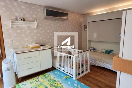 Casa à venda com 3 quartos, 245m² em Vila Nova Conceição, São Paulo