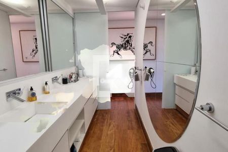 Casa à venda com 3 quartos, 245m² em Vila Nova Conceição, São Paulo