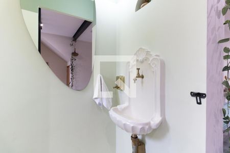 Lavabo de casa à venda com 2 quartos, 130m² em Cambuci, São Paulo