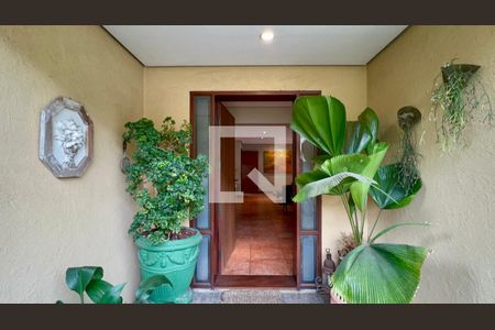 Entrada de casa à venda com 4 quartos, 397m² em Alto de Pinheiros, São Paulo