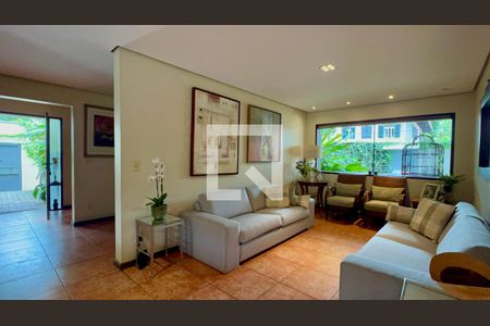 Sala de casa à venda com 4 quartos, 397m² em Alto de Pinheiros, São Paulo