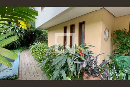 Entrada de casa à venda com 4 quartos, 397m² em Alto de Pinheiros, São Paulo