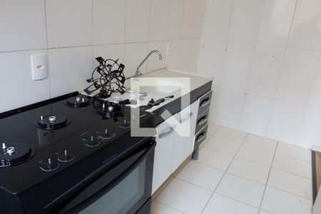 Cozinha de apartamento para alugar com 2 quartos, 42m² em Jardim do Lago, Osasco