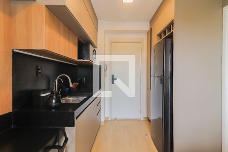 Cozinha de apartamento para alugar com 1 quarto, 25m² em Vila Butantã, São Paulo