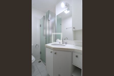 Banheiro de apartamento à venda com 1 quarto, 34m² em Vila Nova Conceição, São Paulo