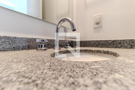 Banheiro de kitnet/studio à venda com 1 quarto, 24m² em Centro Histórico de São Paulo, São Paulo