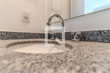 Banheiro de kitnet/studio à venda com 1 quarto, 24m² em Centro Histórico de São Paulo, São Paulo