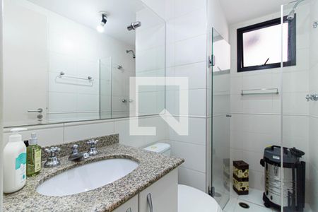 Banheiro de apartamento à venda com 3 quartos, 71m² em Pompeia, São Paulo