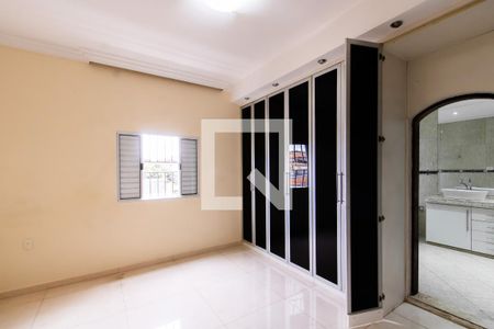 Suite de casa à venda com 5 quartos, 350m² em Vila Ponte Rasa, São Paulo