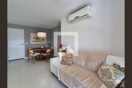 Sala  de apartamento para alugar com 2 quartos, 68m² em Recreio dos Bandeirantes, Rio de Janeiro