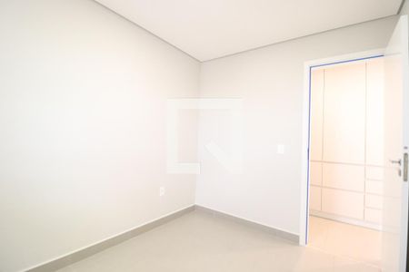 Quarto 1 de apartamento para alugar com 3 quartos, 85m² em Santa Mônica, Uberlândia