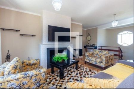 Sala  de casa para alugar com 4 quartos, 380m² em Guarujá, Porto Alegre