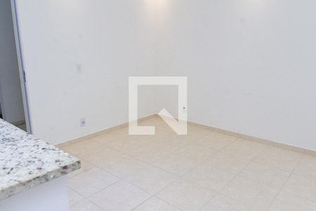 Sala de apartamento para alugar com 2 quartos, 44m² em Cosmos, Rio de Janeiro