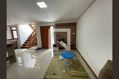 Sala de casa à venda com 3 quartos, 138m² em Canudos, Novo Hamburgo