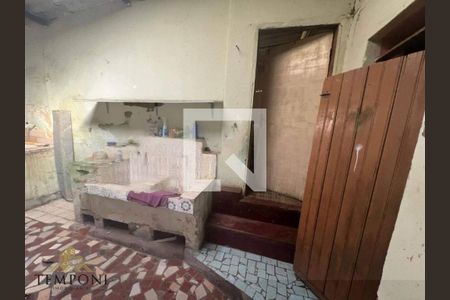 Casa à venda com 4 quartos, 180m² em Cachoeirinha, Belo Horizonte