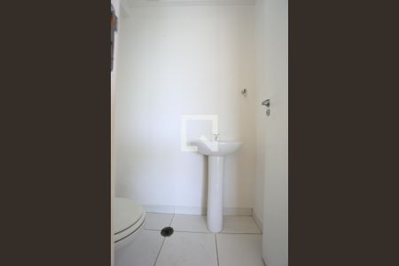 Lavabo de apartamento para alugar com 3 quartos, 95m² em Jardim Henriqueta, Taboão da Serra