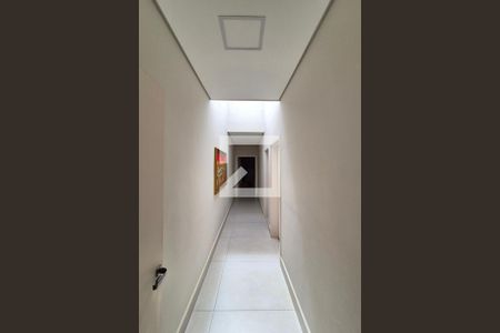 Corredor  de casa de condomínio à venda com 3 quartos, 190m² em Swiss Park, Campinas