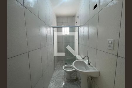 Banheiro de casa para alugar com 1 quarto, 40m² em Jardim Bonfiglioli, São Paulo