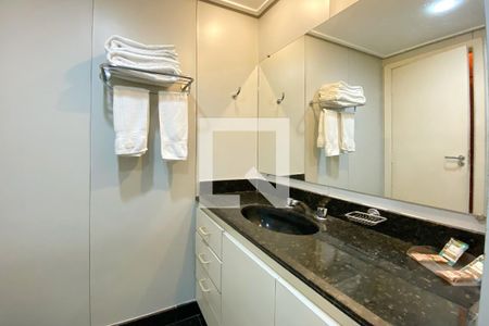 Banheiro da Suíte de kitnet/studio para alugar com 1 quarto, 42m² em Savassi, Belo Horizonte