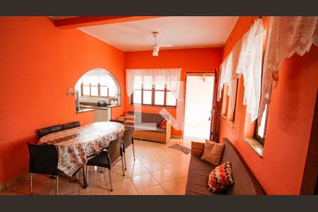 Sala de casa para alugar com 3 quartos, 171m² em Vilamar, Praia Grande