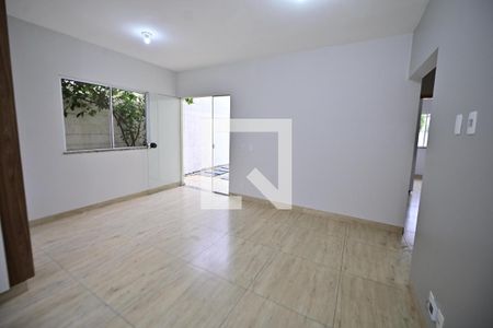 Casa de Condomínio para alugar com 3 quartos, 200m² em Jardim Guanabara Ii, Goiânia