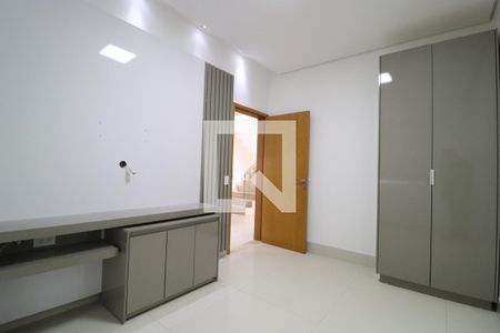 Casa de Condomínio para alugar com 5 quartos, 300m² em Shopping Park, Uberlândia