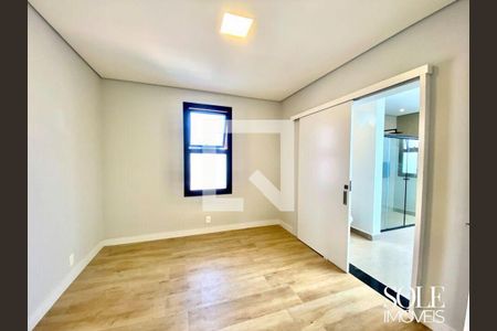 Casa de Condomínio à venda com 3 quartos, 267m² em Jardim Samambaia, Jundiaí