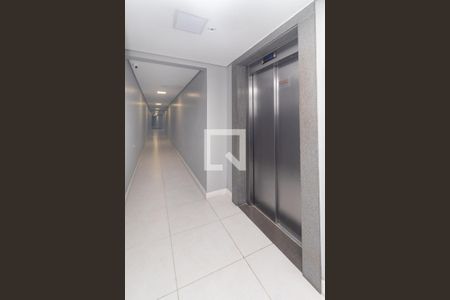 Elevador de apartamento para alugar com 2 quartos, 58m² em Centro Histórico, Porto Alegre