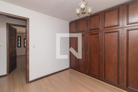 Quarto 2 de casa de condomínio para alugar com 3 quartos, 250m² em Medianeira, Porto Alegre