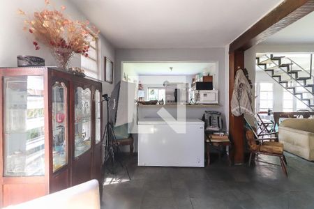 Sala de casa à venda com 4 quartos, 252m² em Caxingui, São Paulo