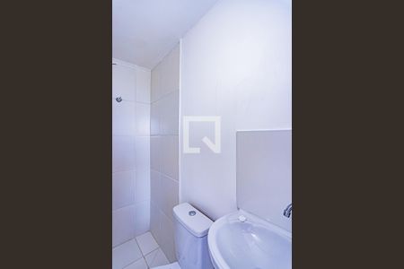 Banheiro de kitnet/studio para alugar com 1 quarto, 16m² em Jardim Jaragua (sao Domingos), São Paulo