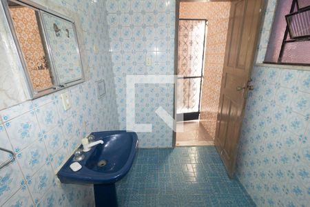 Banheiro de casa para alugar com 1 quarto, 33m² em Santíssimo, Rio de Janeiro
