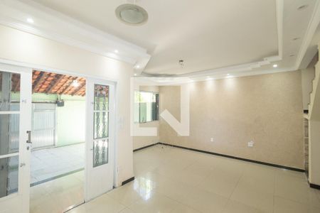 Sala de casa para alugar com 2 quartos, 204m² em Campo Grande, Rio de Janeiro