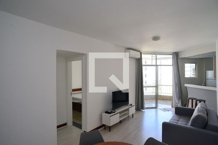 Sala de apartamento para alugar com 1 quarto, 50m² em Barra da Tijuca, Rio de Janeiro