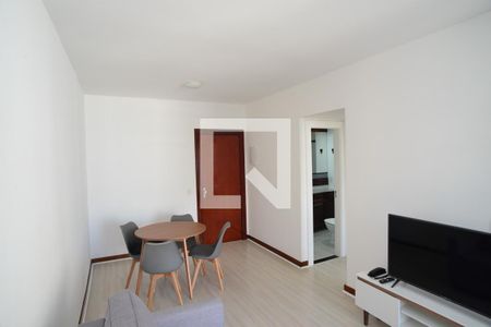 Sala de apartamento para alugar com 1 quarto, 50m² em Barra da Tijuca, Rio de Janeiro