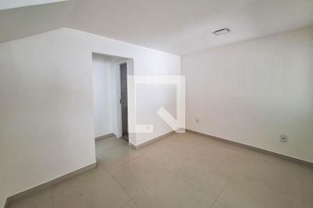 Sala de casa à venda com 3 quartos, 147m² em Piratininga, Niterói