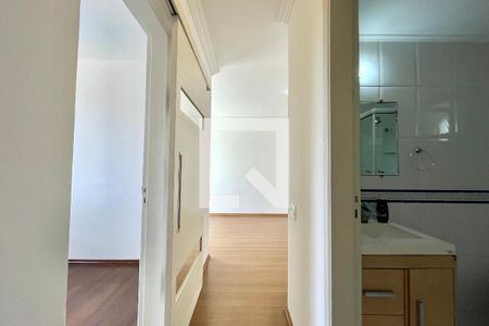 Corredor de apartamento para alugar com 2 quartos, 70m² em Vila Mascote, São Paulo